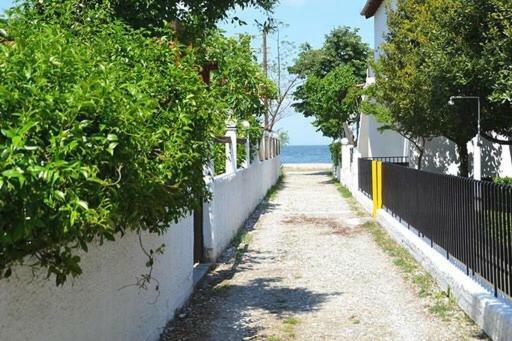 Garden Beach House Paralia Panteleimonos Exterior photo